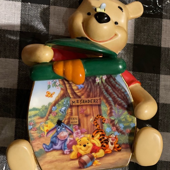 Winnie the Pooh - Bradford Exchange - Pooh's Birthstones A0730 MAY Vintage 🍯 - Picture 7 of 11